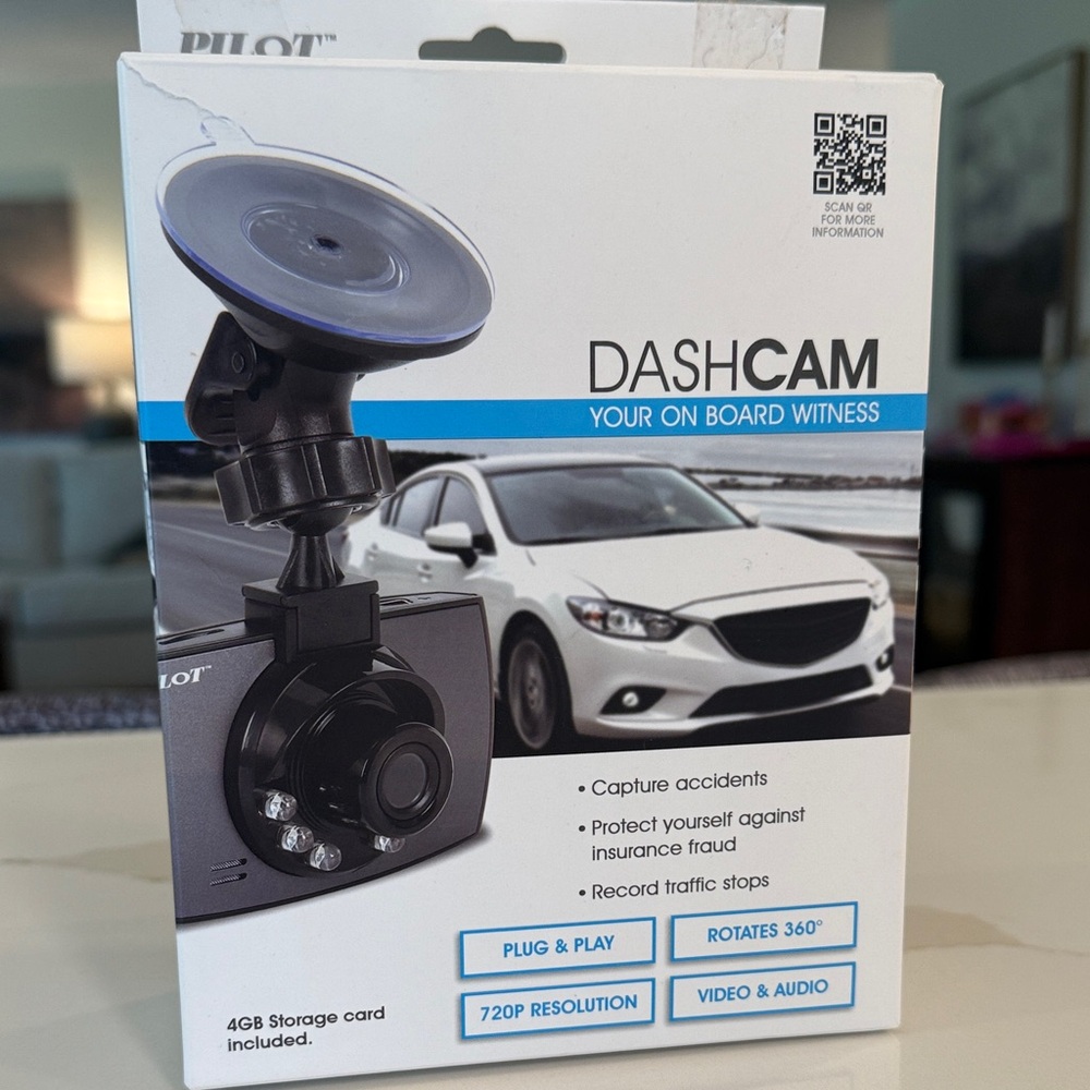 Pilot Dash Cam with 720P Resolution
